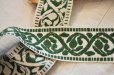 画像2: ドイツ・ヴィンテージ 刺繍トリムリボン/幅広/深緑×白 (2)